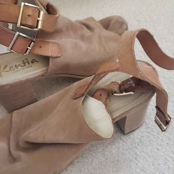 Leather heels - Picture 1 of 5